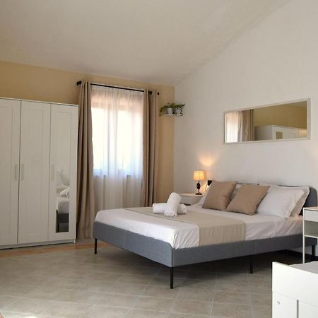 La Terrazza Hotel Олбия Екстериор снимка