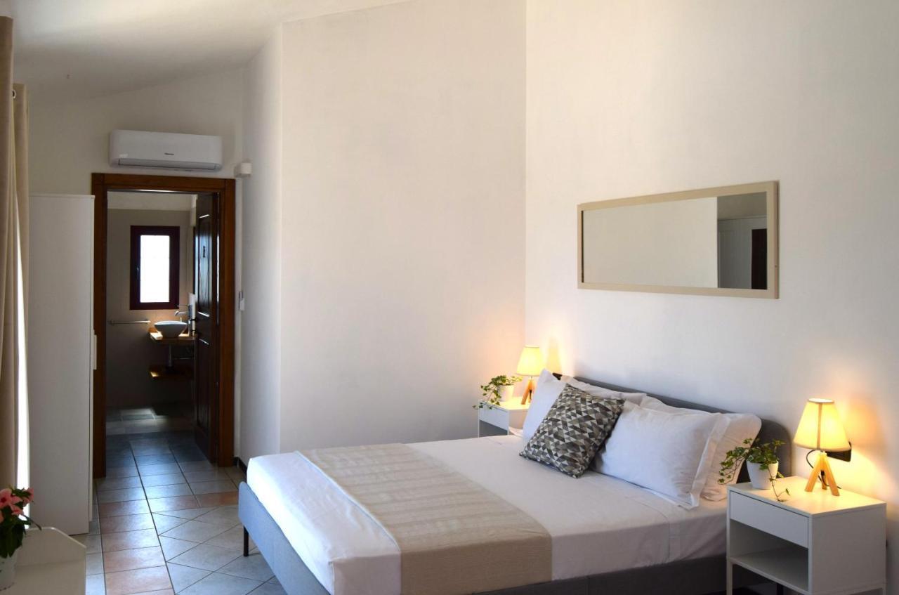 La Terrazza Hotel Олбия Екстериор снимка